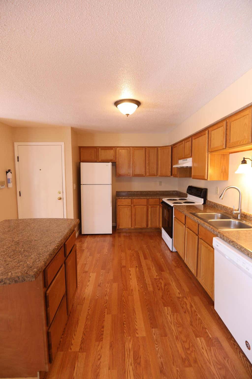 Photo of 926 Wescott Trail #201, Eagan, MN 55123 (MLS # 7102986)