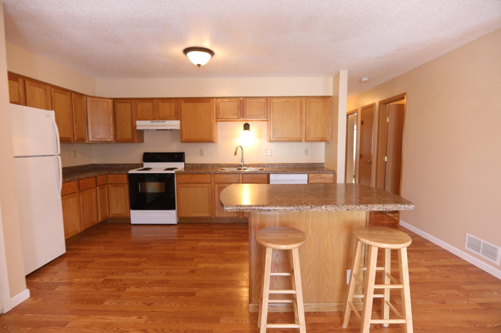 Photo of 926 Wescott Trail #201, Eagan, MN 55123 (MLS # 7102986)