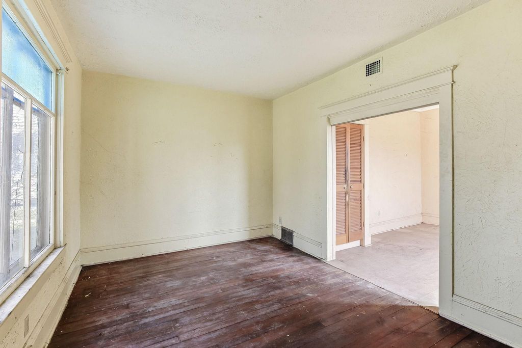 Photo of 3118 Sheridan Avenue N, Minneapolis, MN 55411 (MLS # 7052634)