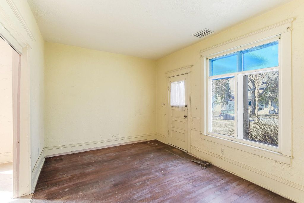 Photo of 3118 Sheridan Avenue N, Minneapolis, MN 55411 (MLS # 7052634)