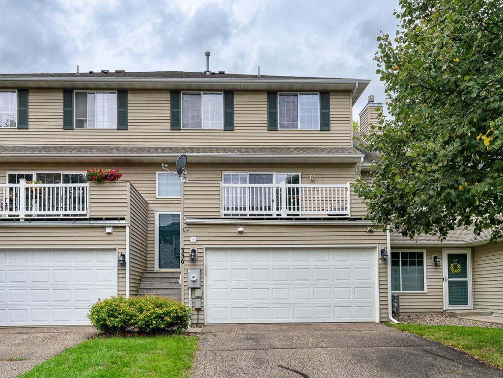 Photo of 336 Gironde Court, Woodbury, MN 55125 (MLS # 7140458)