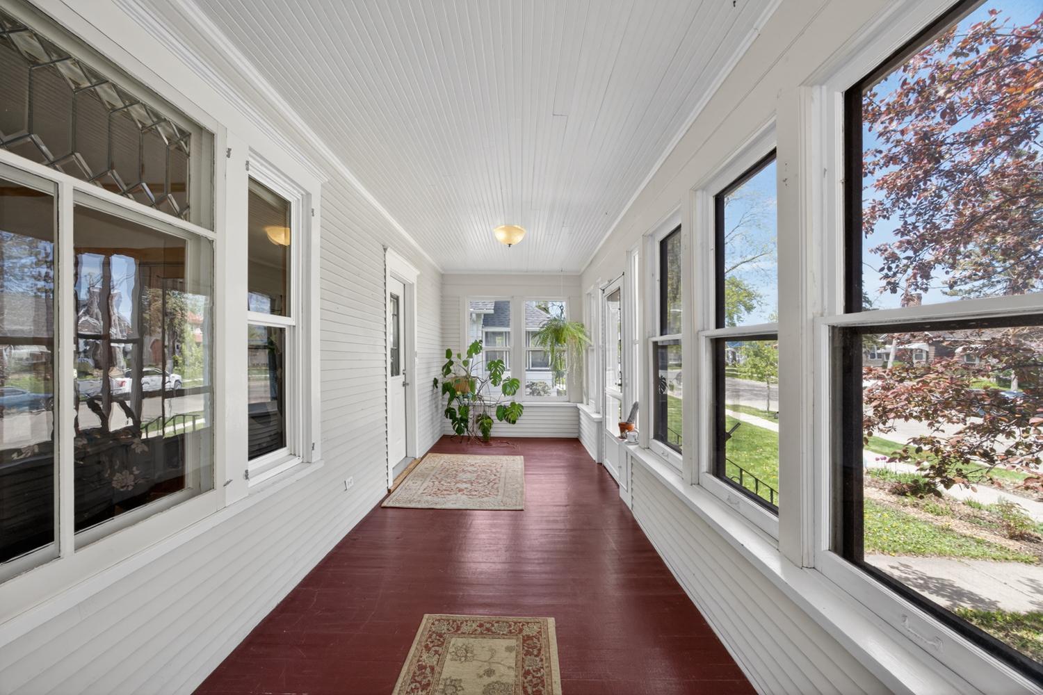 1418 Center Street W