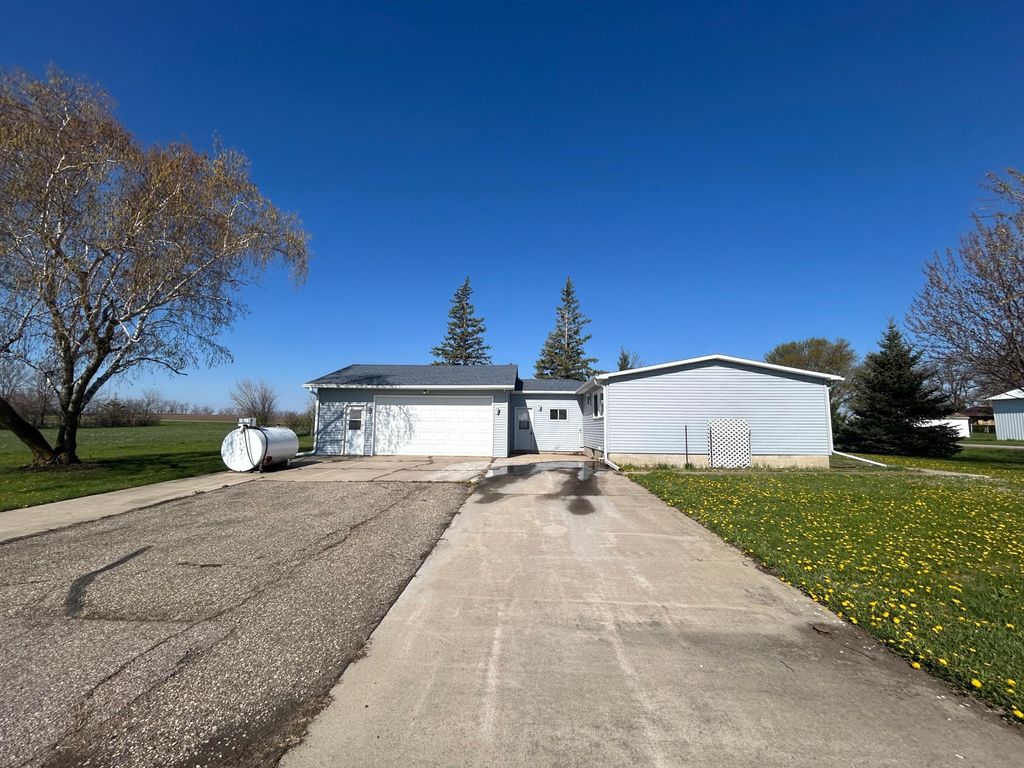 Photo of 200 Prairie Avenue, Darfur, MN 56022 (MLS # 7068223)