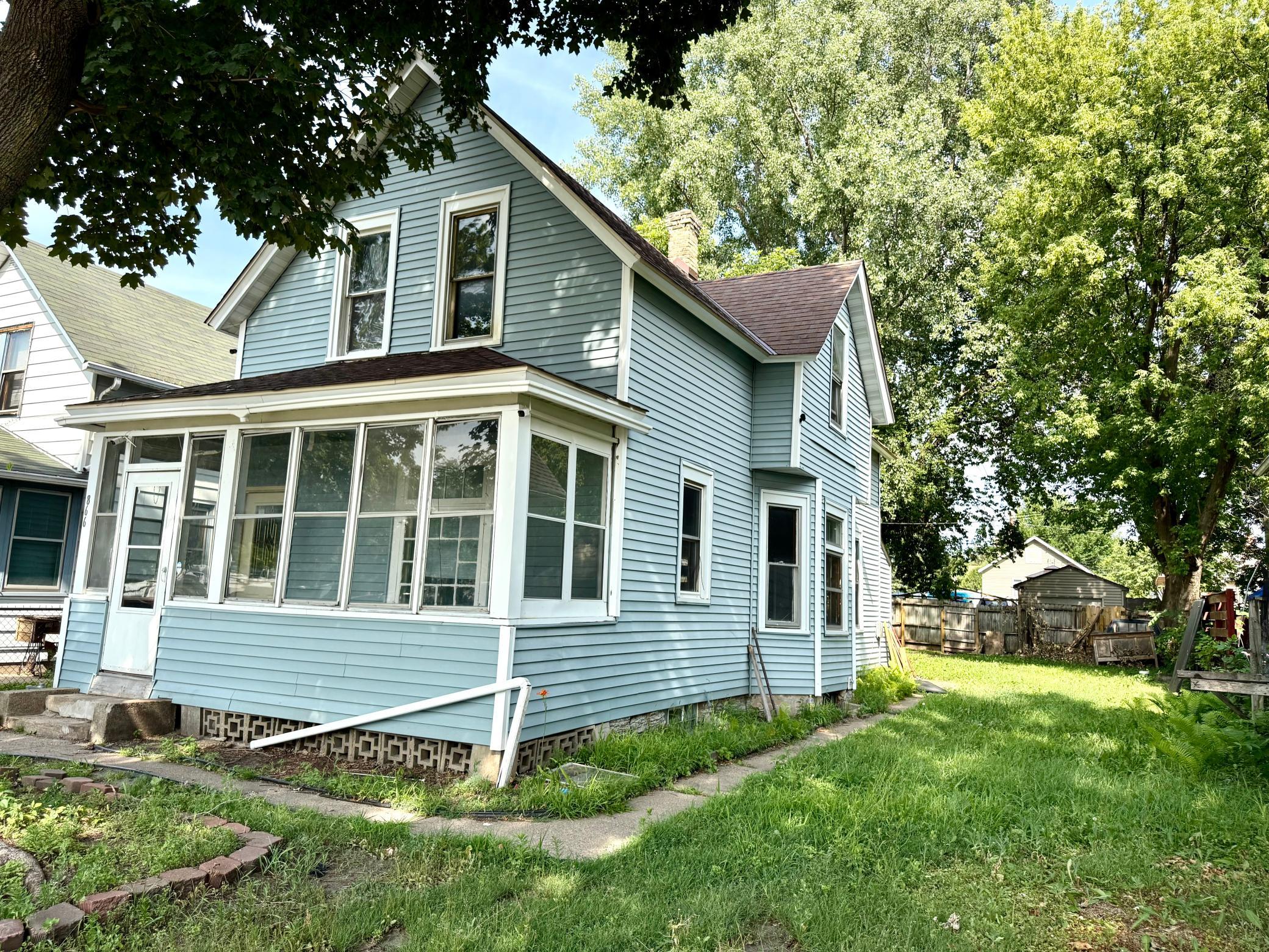 866 Duluth Street