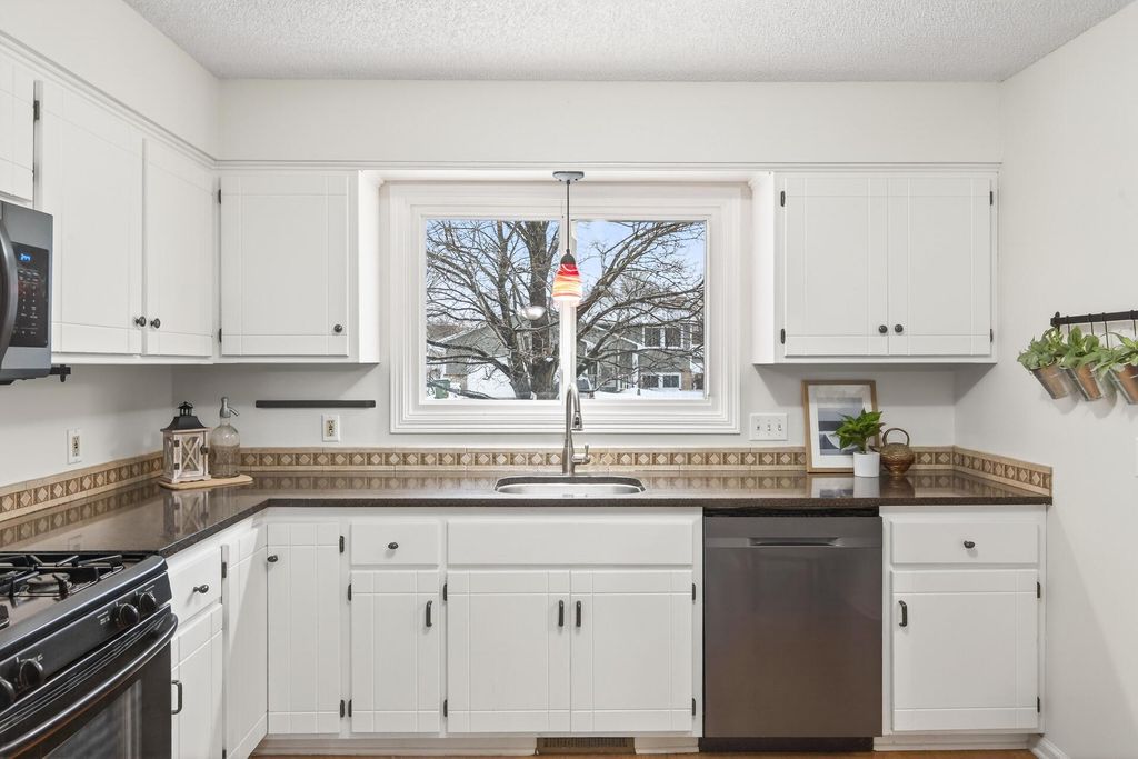 Photo of 2602 93rd Trail, Brooklyn Park, MN 55444 (MLS # 6810877)