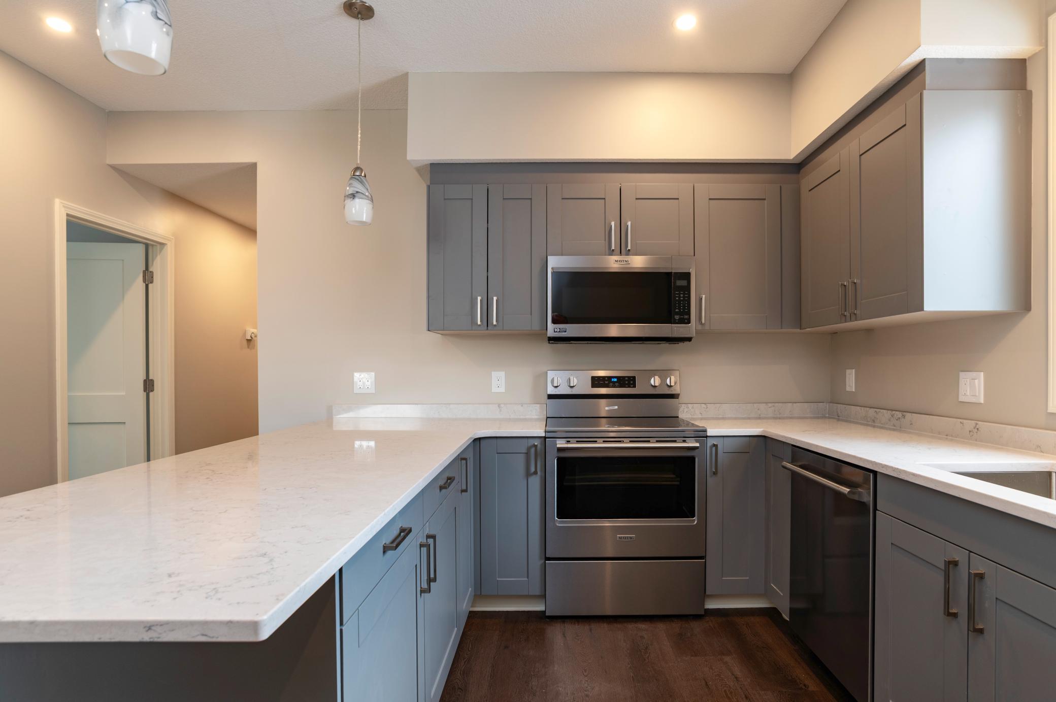 1106 Hawthorne Avenue E