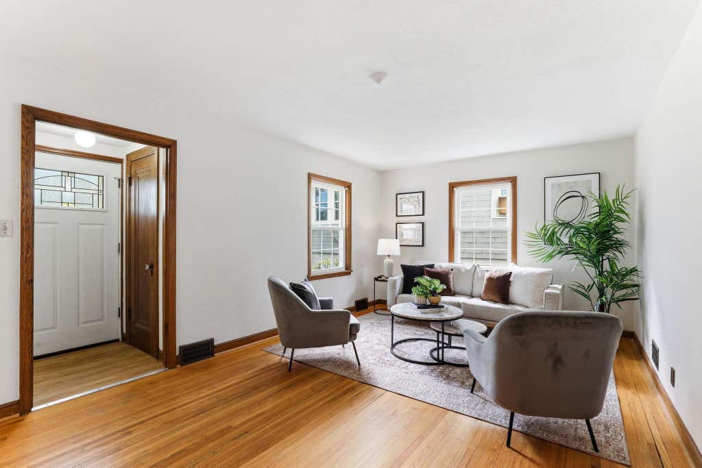 Photo of 1873 Hawthorne Avenue E, Saint Paul, MN 55119 (MLS # 7134815)