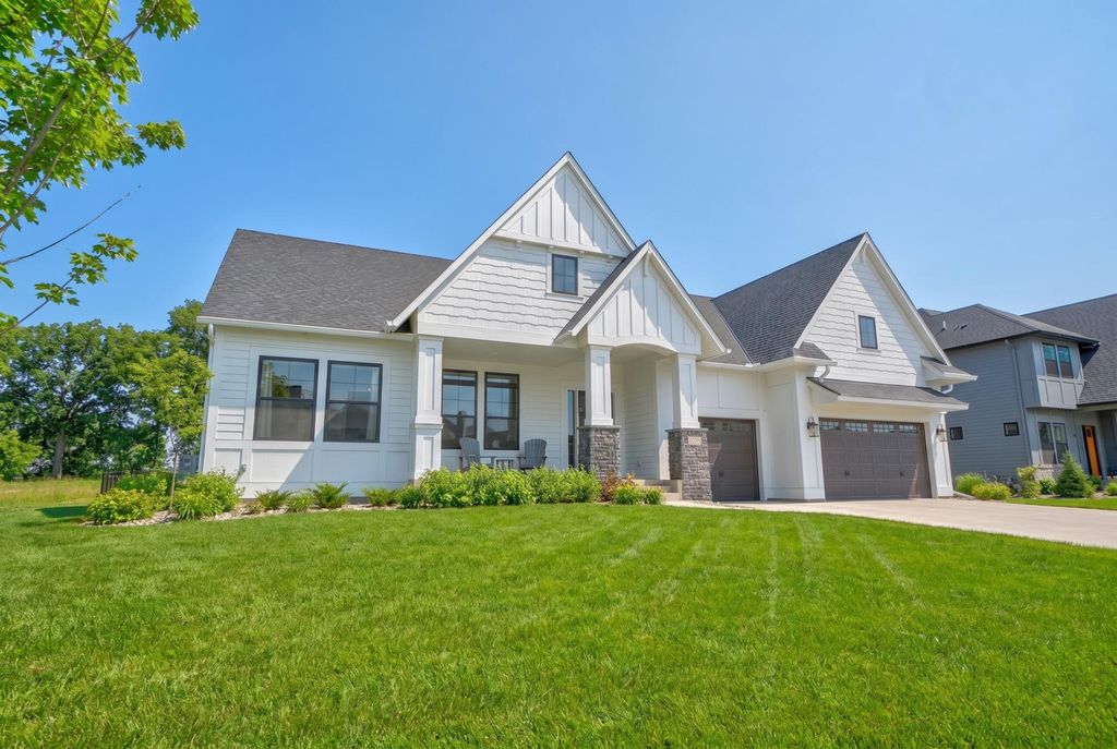 Photo of 1461 Palmer Drive N, Lake Elmo, MN 55042 (MLS # 7023240)
