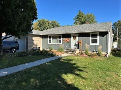 Photo of 606 S 11th Street, Montevideo, MN 56265 (MLS # 6800575)