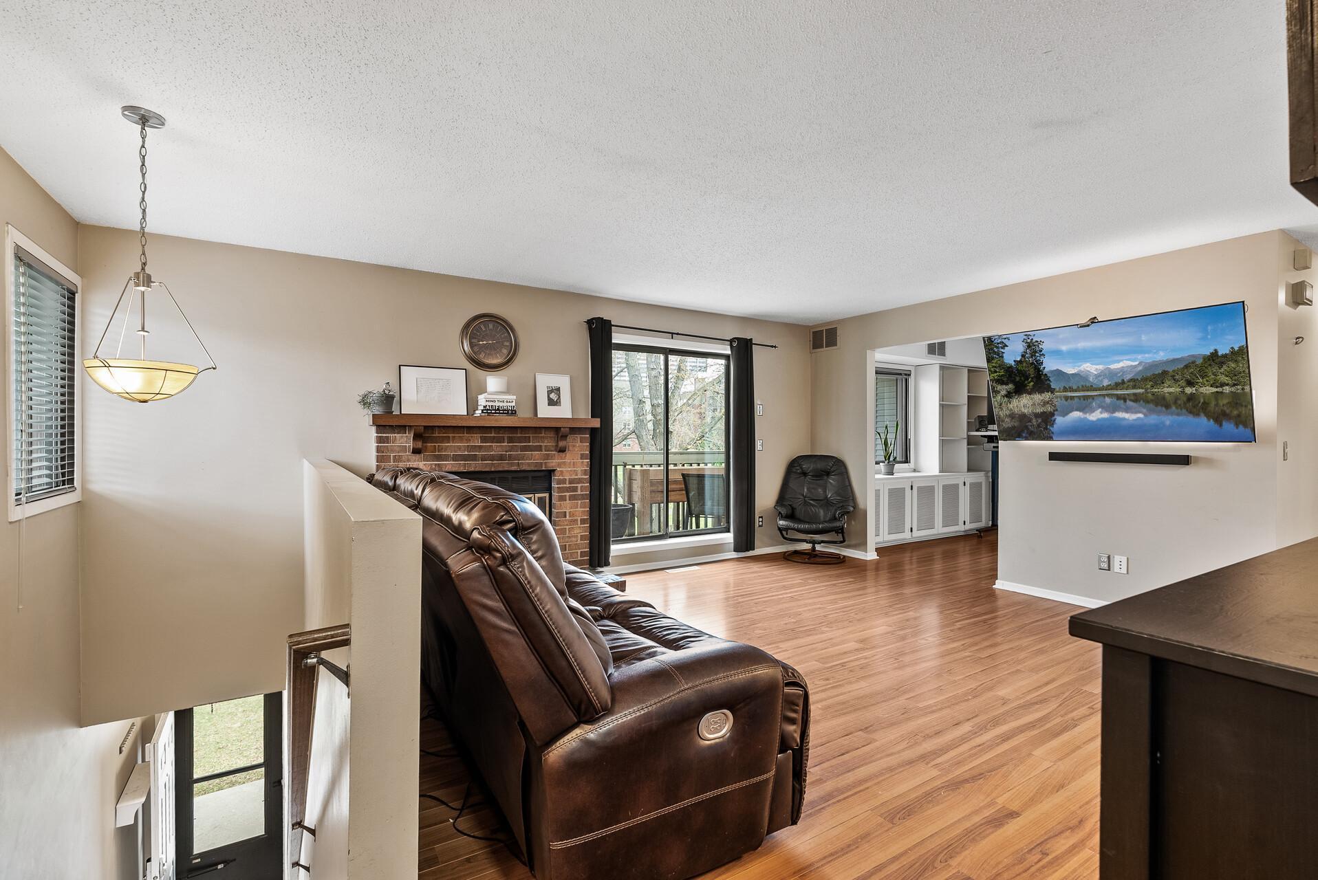 445 Shelard Parkway 204