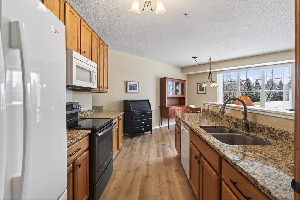 Photo of 100 Clydesdale Trail #102, Medina, MN 55340 (MLS # 7014167)