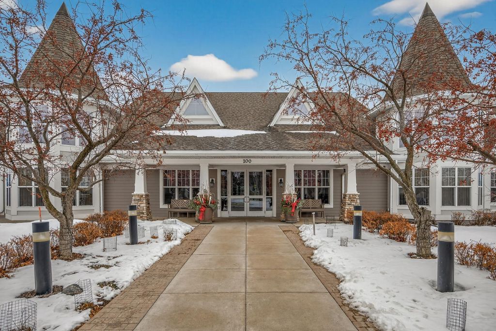 Photo of 100 Clydesdale Trail #102, Medina, MN 55340 (MLS # 7014167)