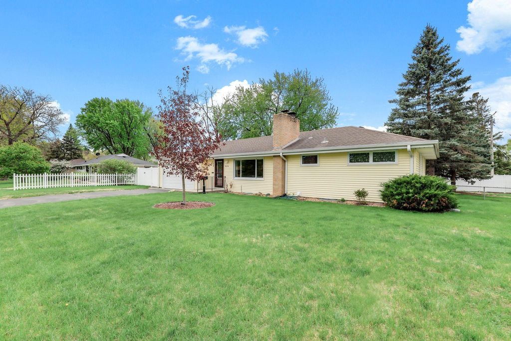 Photo of 9224 15th Avenue S, Bloomington, MN 55425 (MLS # 7048118)