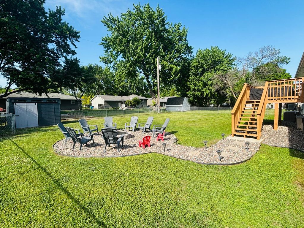 Photo of 10250 99th Avenue N, Maple Grove, MN 55369 (MLS # 7082333)
