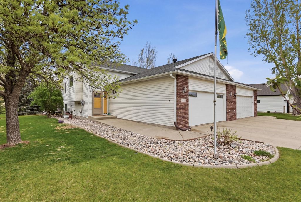 Photo of 3545 42nd Avenue S, Fargo, ND 58104 (MLS # 7076043)
