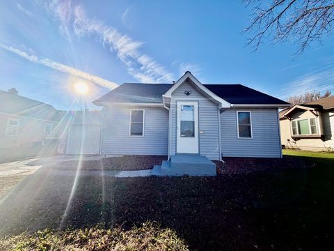 Photo of 714 S Elm Street, Lamberton, MN 56152 (MLS # 6816501)