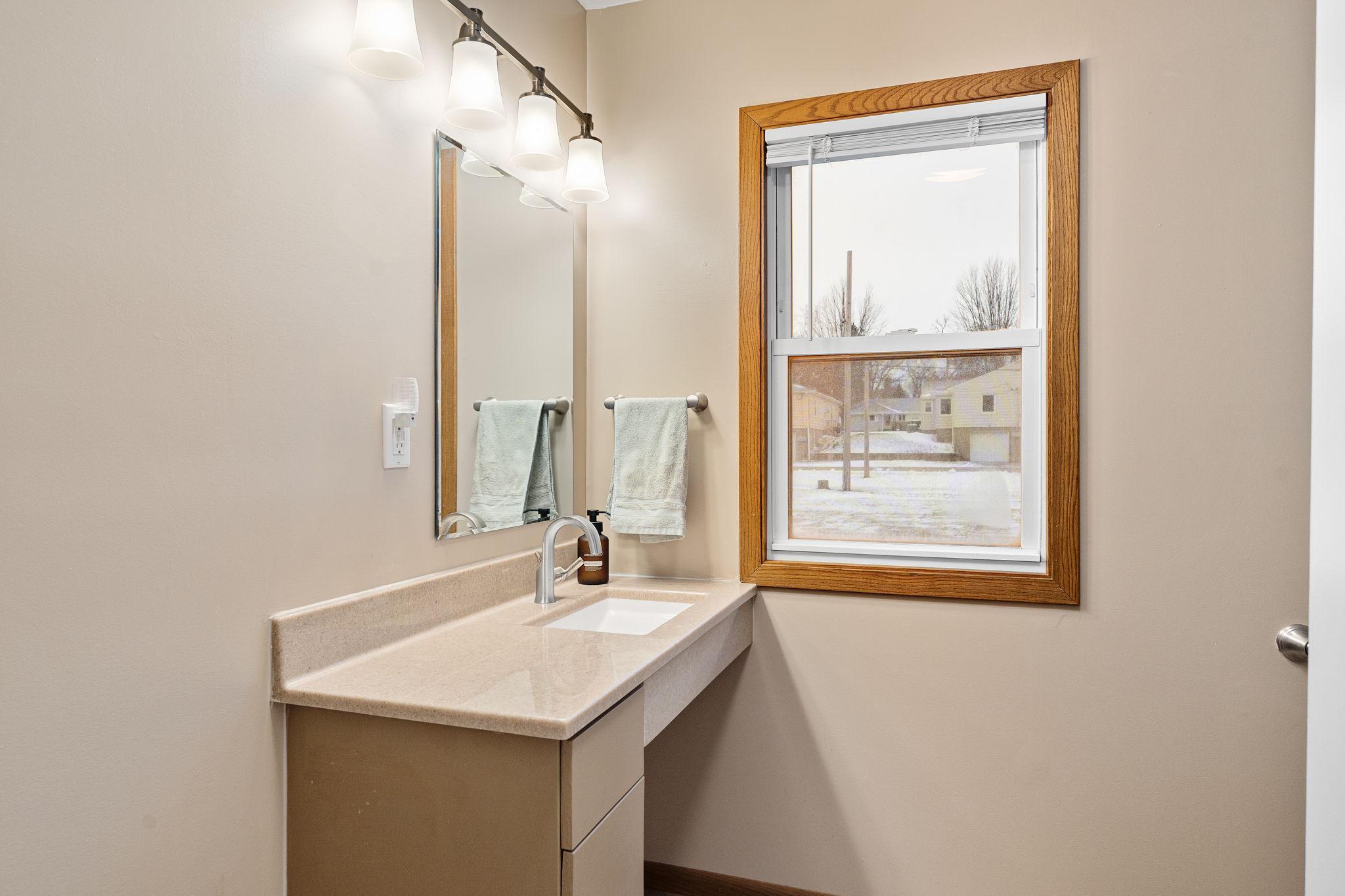 Owatonna, Minnesota 55060, United States, 2 Bedrooms Bedrooms, ,1 BathroomBathrooms,Residential,Active,252059