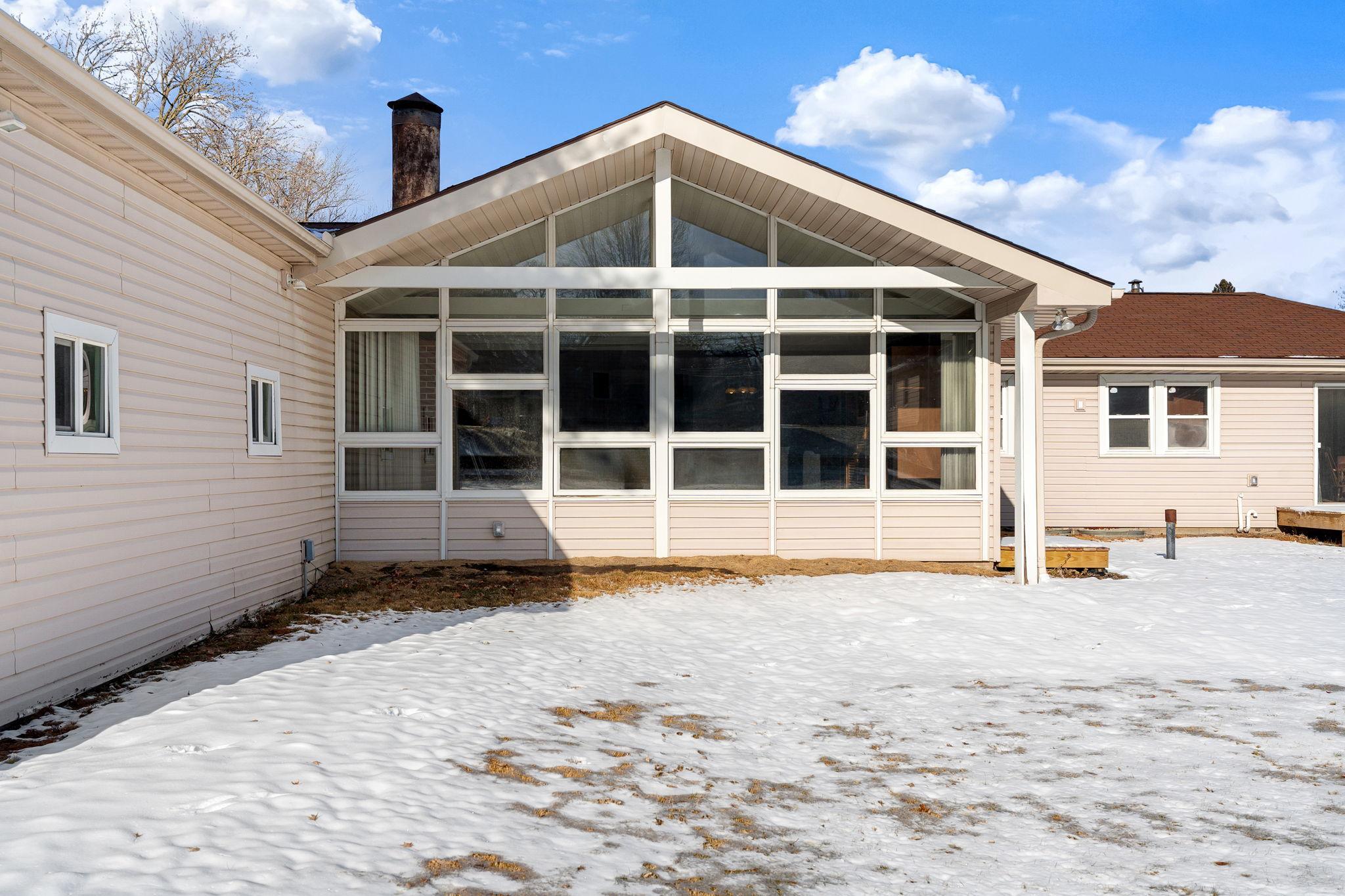 Owatonna, Minnesota 55060, United States, 2 Bedrooms Bedrooms, ,1 BathroomBathrooms,Residential,Active,252059