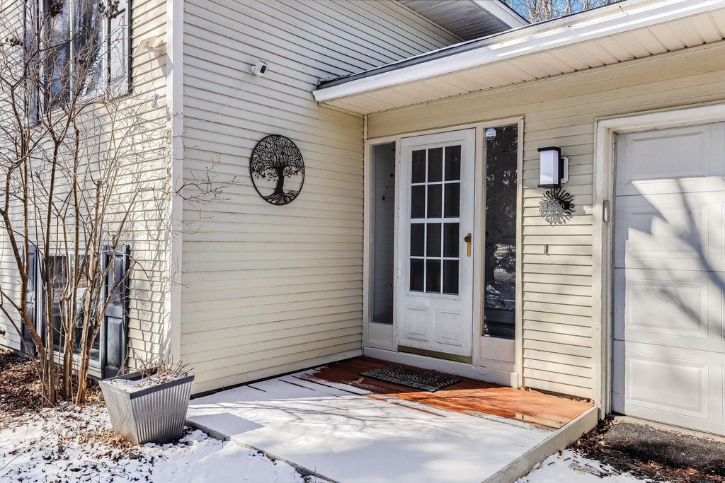 Photo of 8556 Hiawatha Avenue, Eden Prairie, MN 55347 (MLS # 7000443)