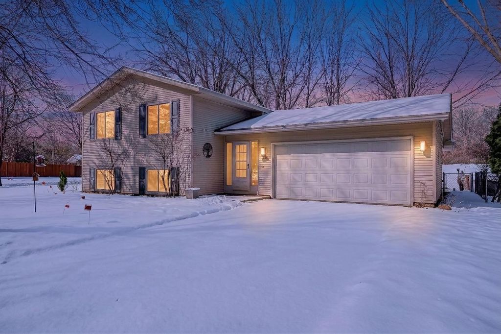 Photo of 8556 Hiawatha Avenue, Eden Prairie, MN 55347 (MLS # 7000443)