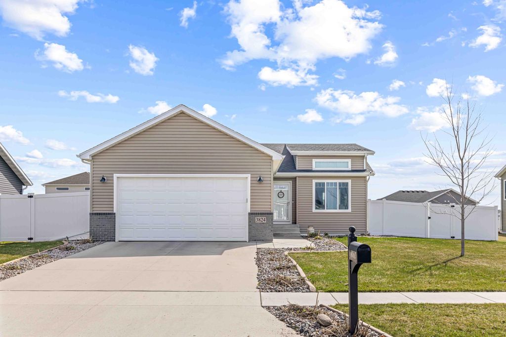 Photo of 3824 16th Street S, Moorhead, MN 56560 (MLS # 7062361)