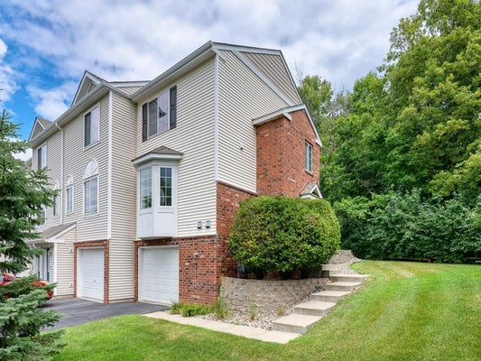 7775 VILLAGE ST, CHANHASSEN, MN 55317 - Image d598ea1eb4f59c3403534e5caf09aab1/177257533