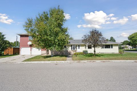 Photo of 612 S 11th Street, Olivia, MN 56277 (MLS # 7004634)