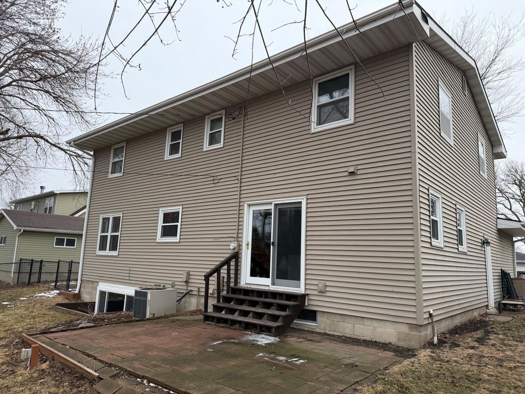 Photo of 1424 Penn Avenue, Albert Lea, MN 56007 (MLS # 7030223)