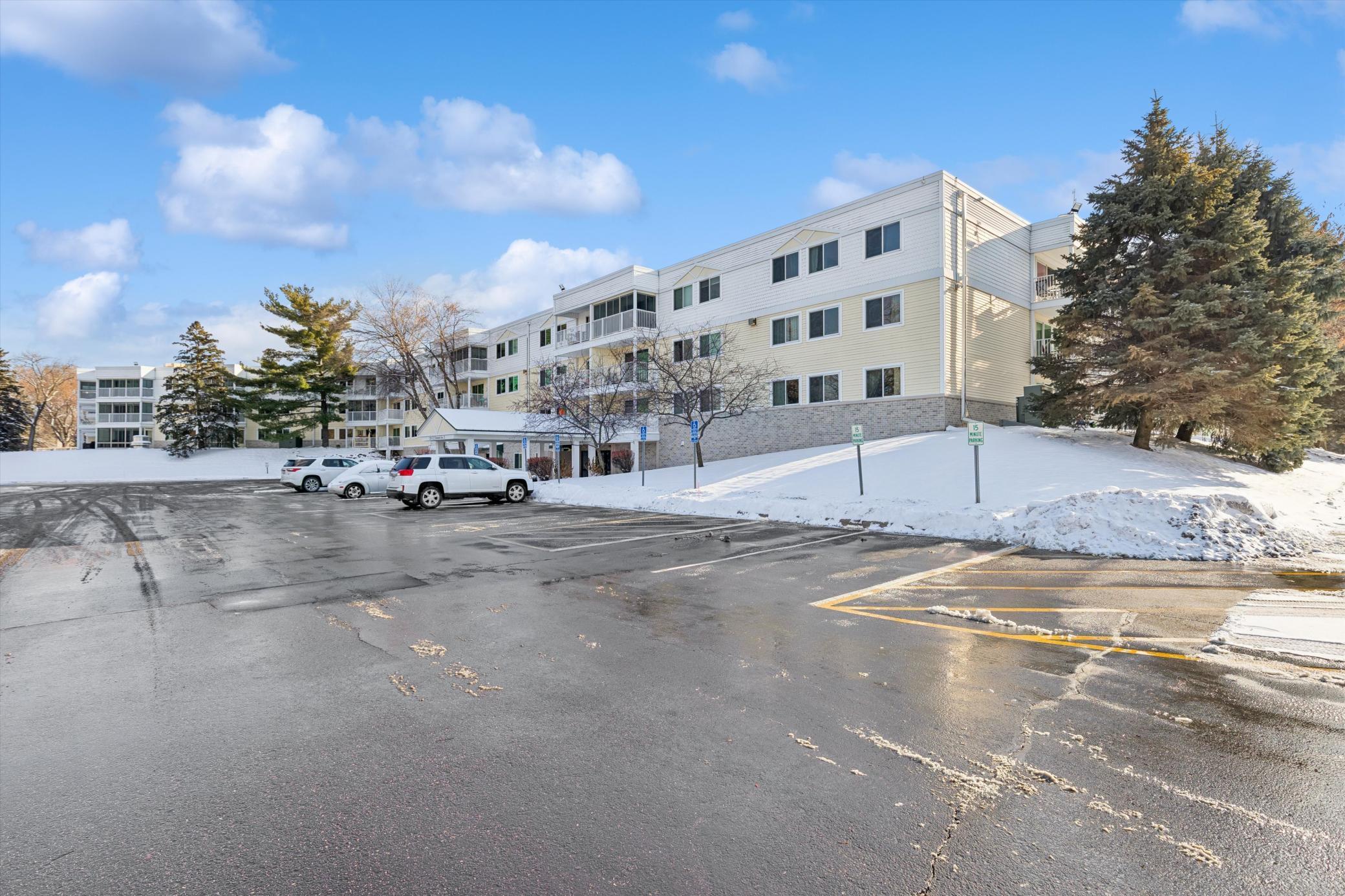 130 Demont Avenue E 142