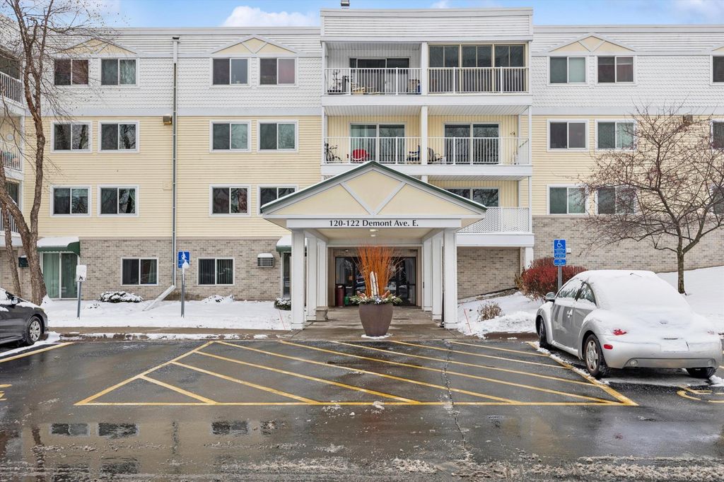 Photo of 130 Demont Avenue E #142, Little Canada, MN 55117 (MLS # 6826307)