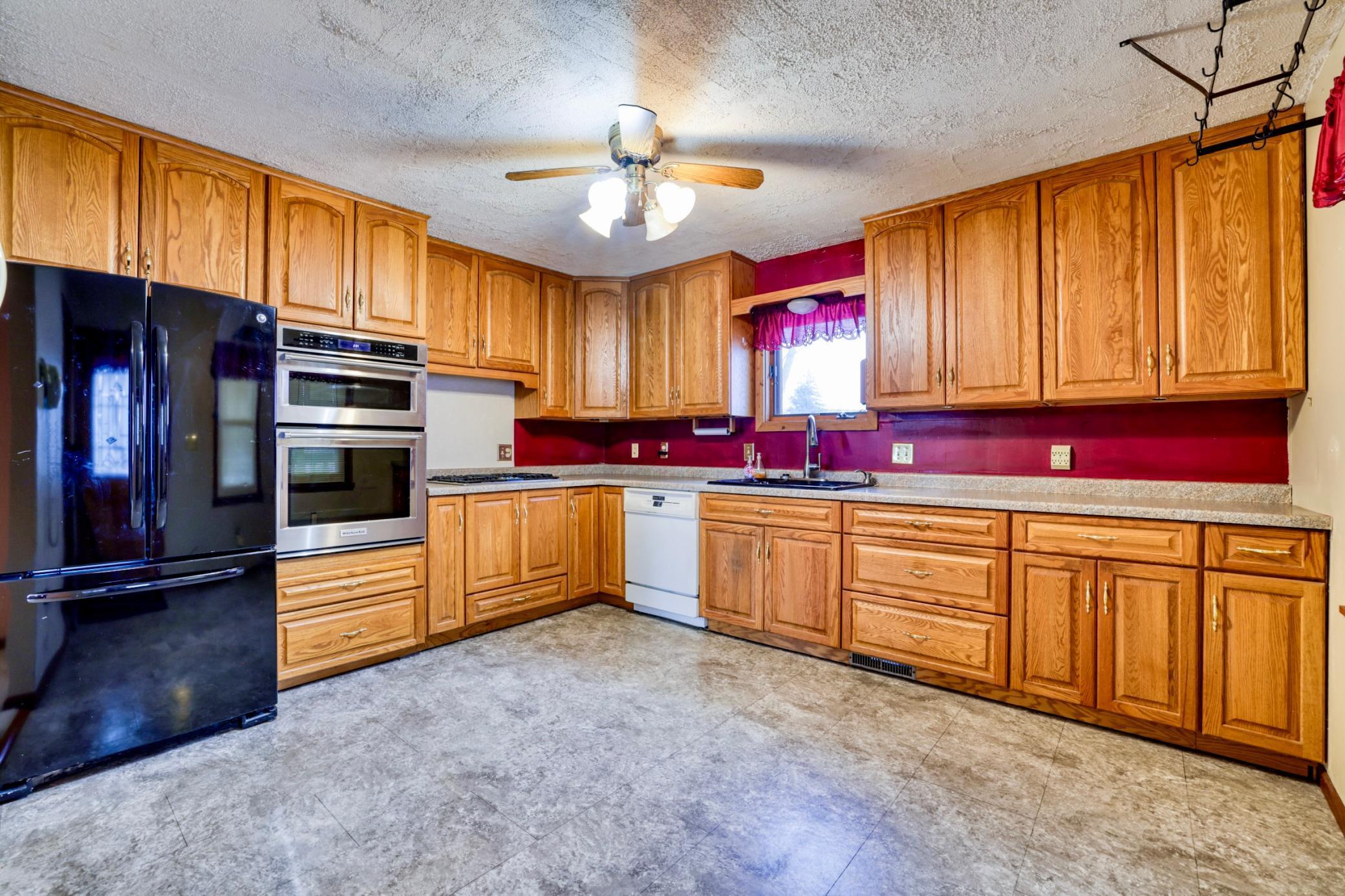 1442 Sandhurst Avenue E