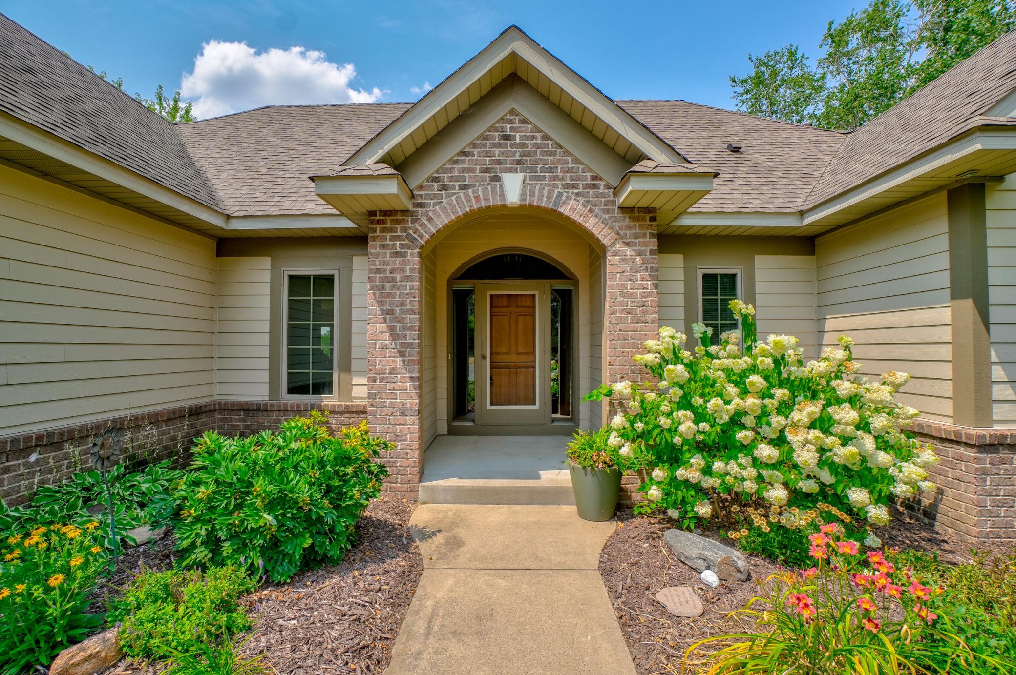 5619 Cottonwood Court