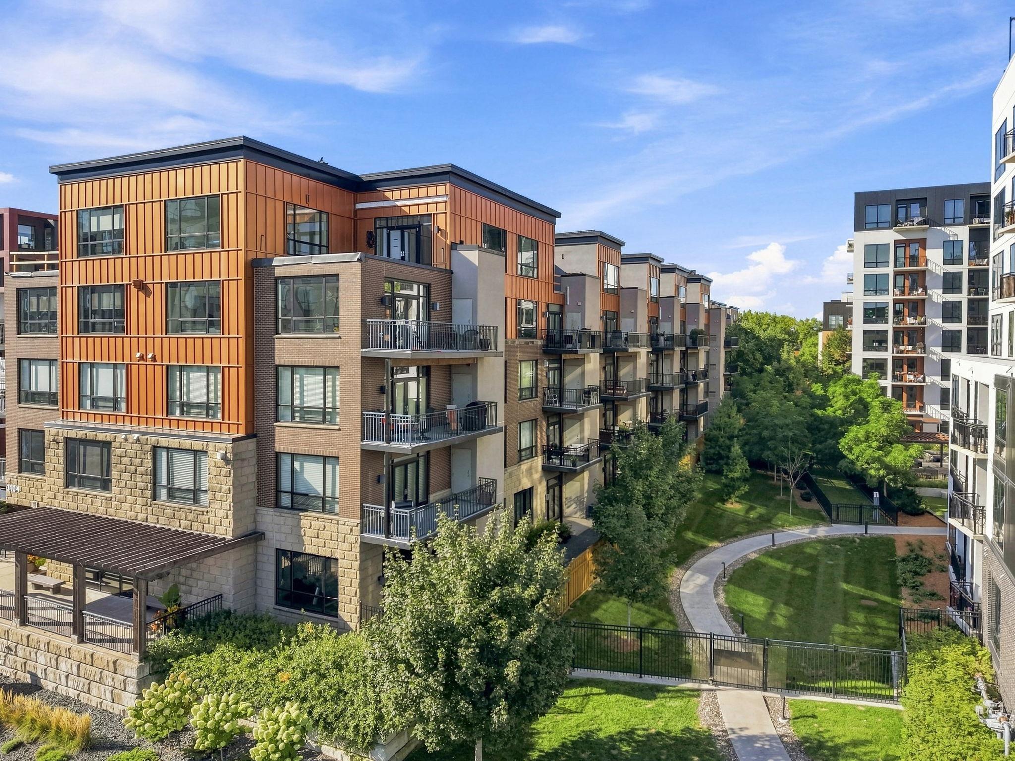 3104 W Lake Street 203