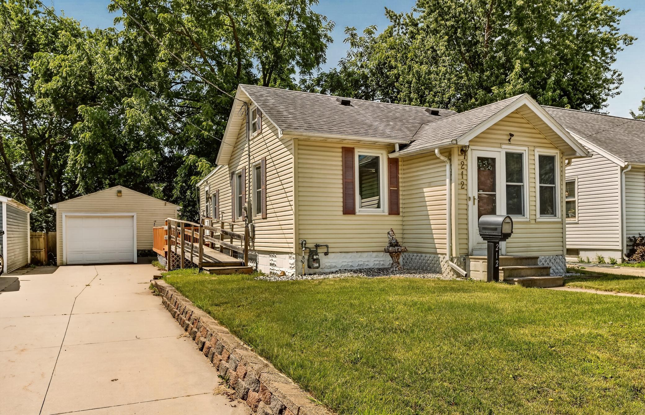 Photo 1 of 23 — 212 10 1/2 Street SE, Rochester, MN 55904