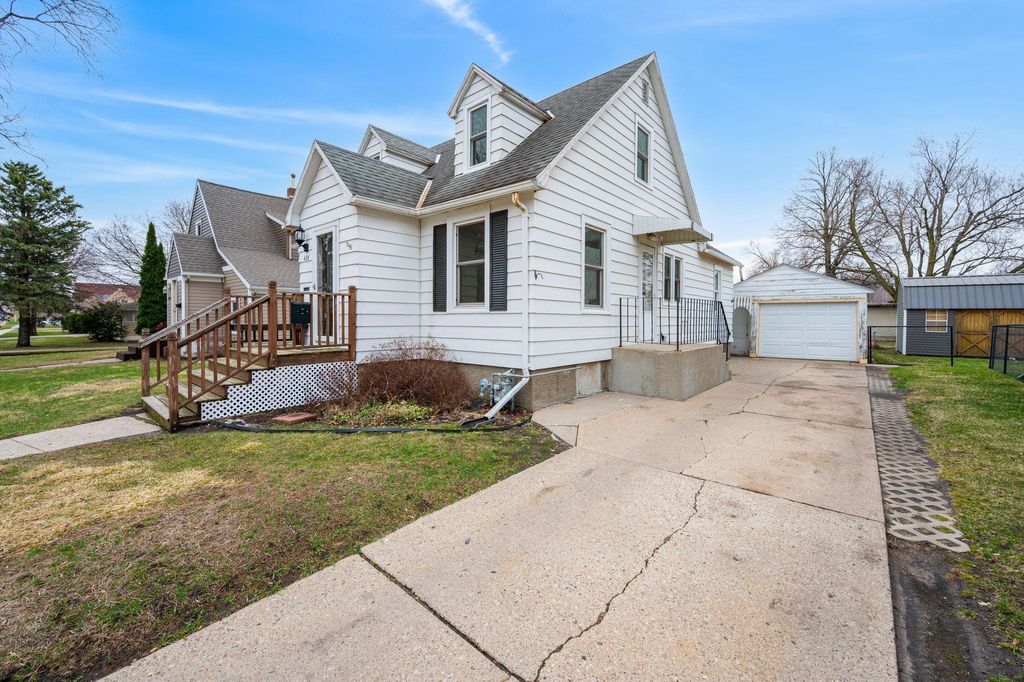 Photo of 426 Webster Street, Fairmont, MN 56031 (MLS # 7050045)