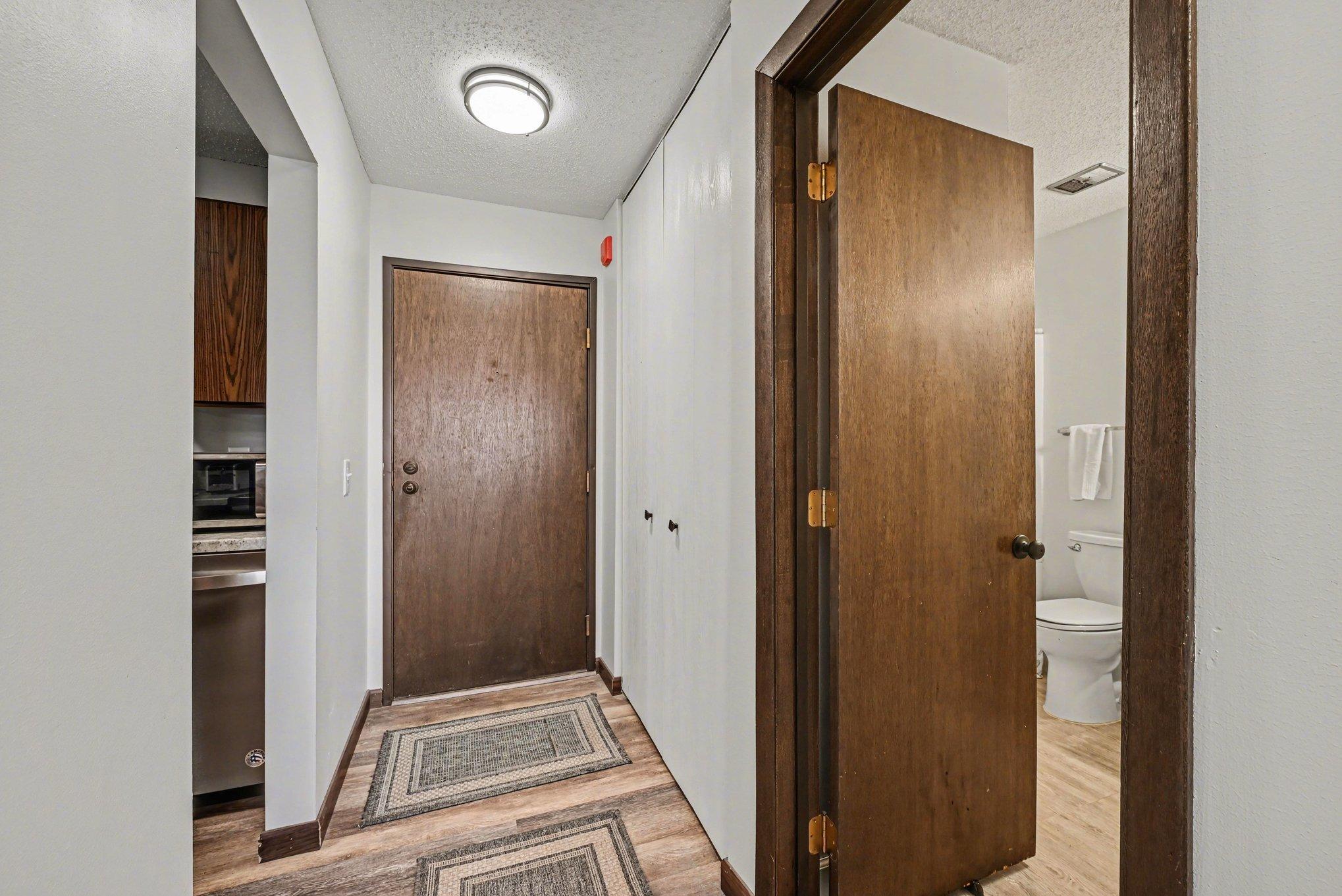1304 W Medicine Lake Drive 221
