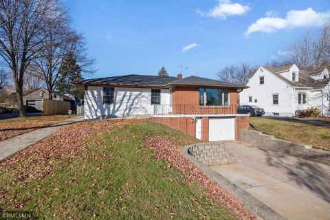 2181 Sunrise Drive N Maplewood MN 55117
