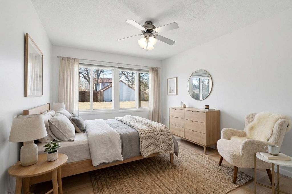 Photo of 2740 Pleasant Ave Ave #204, Minneapolis, MN 55408 (MLS # 7046574)