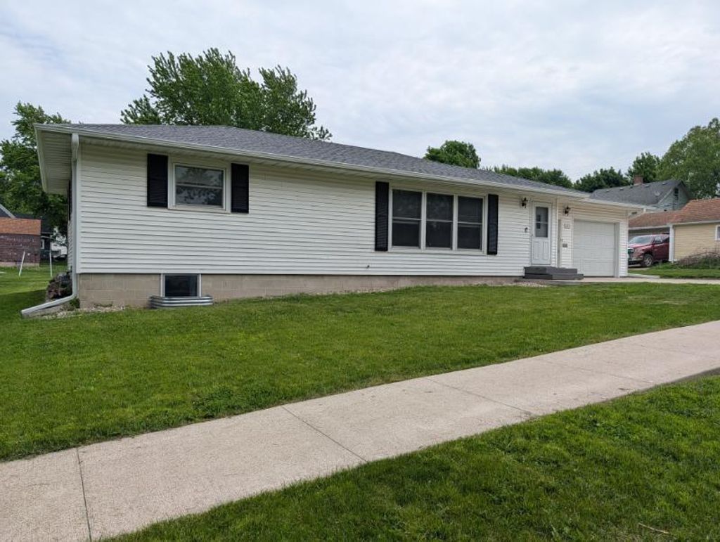 Photo of 377 1st Street SW, Wells, MN 56097 (MLS # 7083733)
