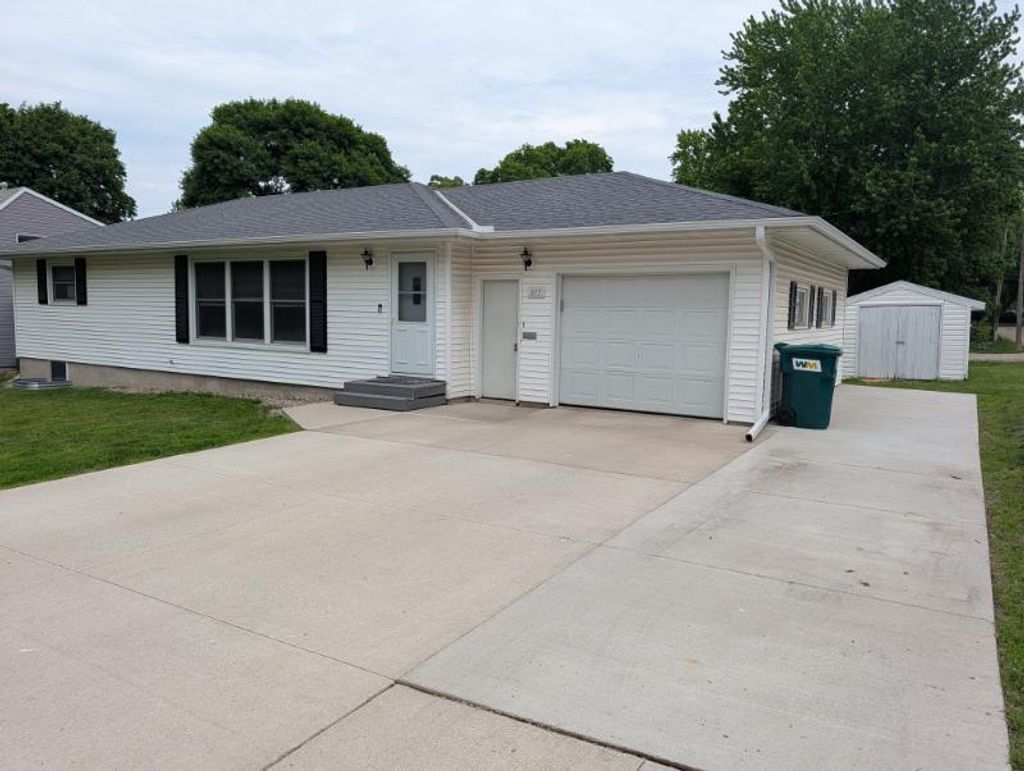 Photo of 377 1st Street SW, Wells, MN 56097 (MLS # 7083733)