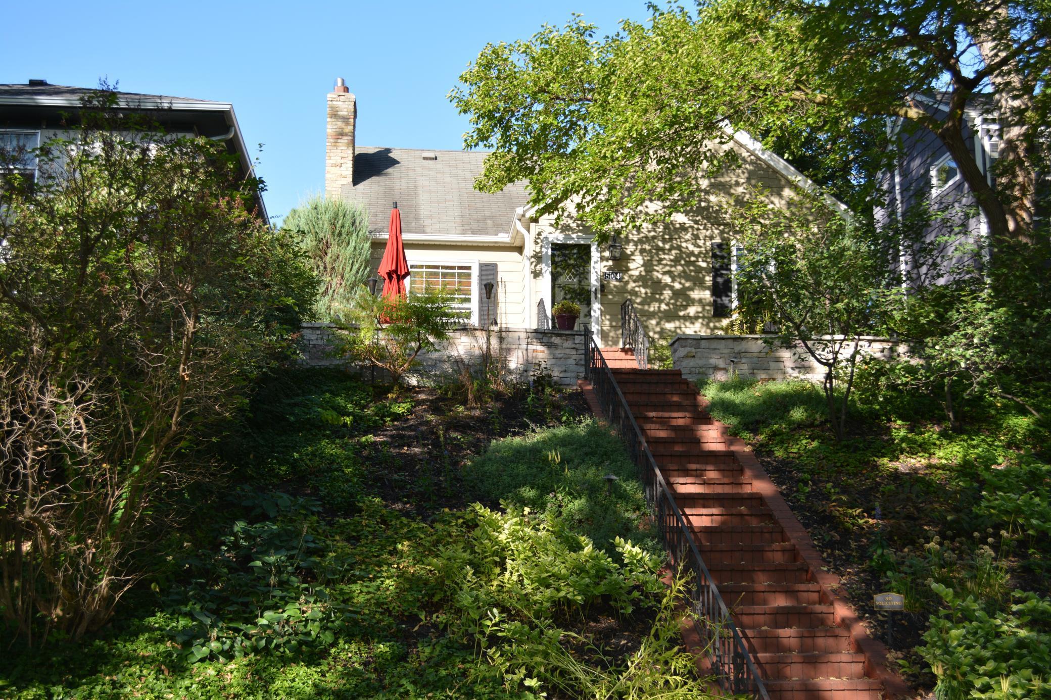 5104 Newton Avenue S