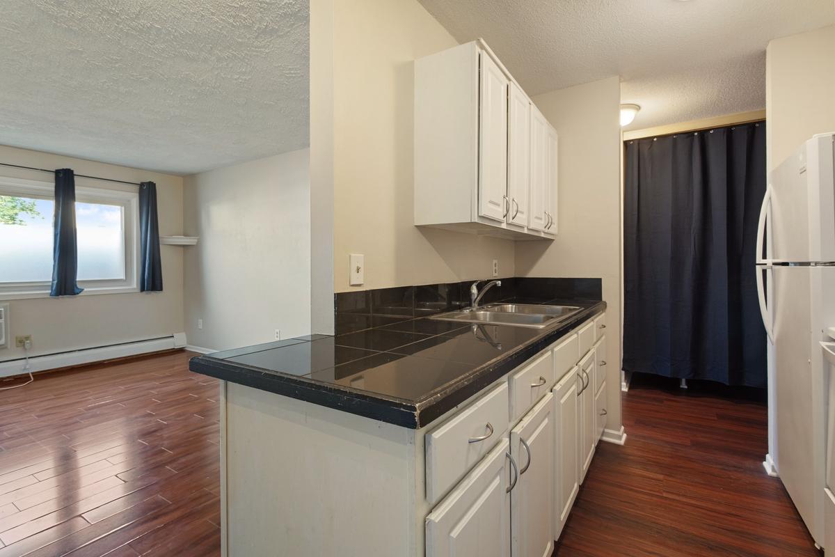 2616 Harriet Avenue 110