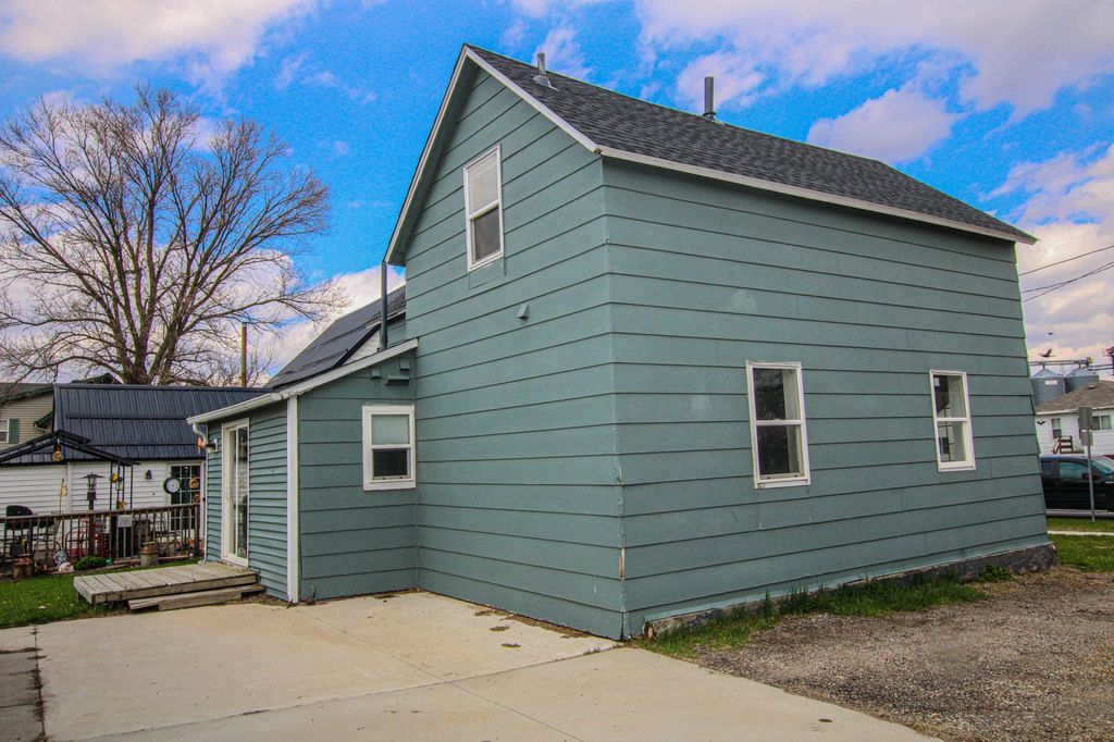 Photo of 425 Aurora Avenue, Lowry, MN 56349 (MLS # 7023083)