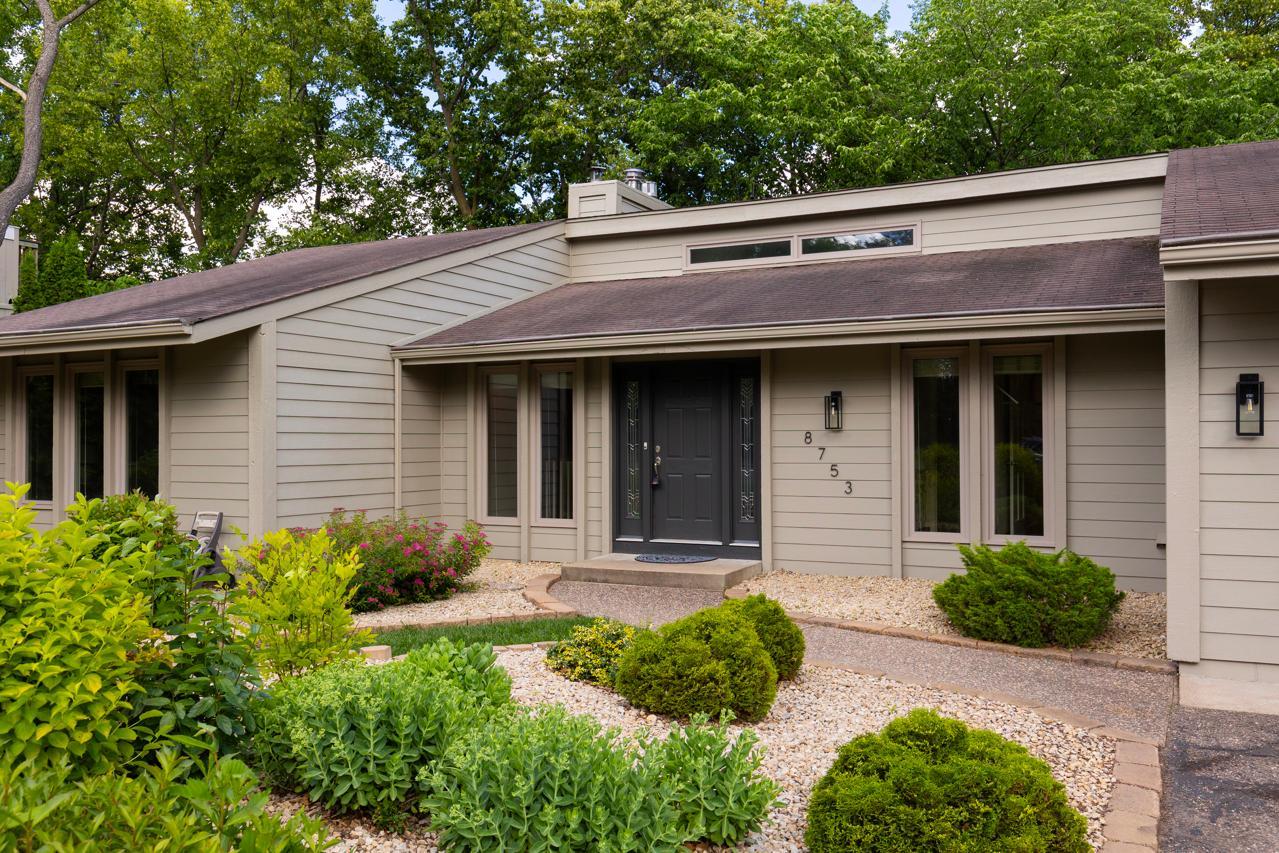 8753 Walton Oaks Drive