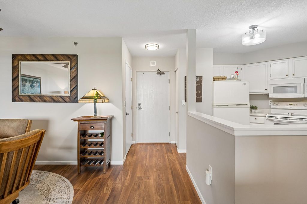 Photo of 6500 Woodlake Drive #910, Richfield, MN 55423 (MLS # 7065509)