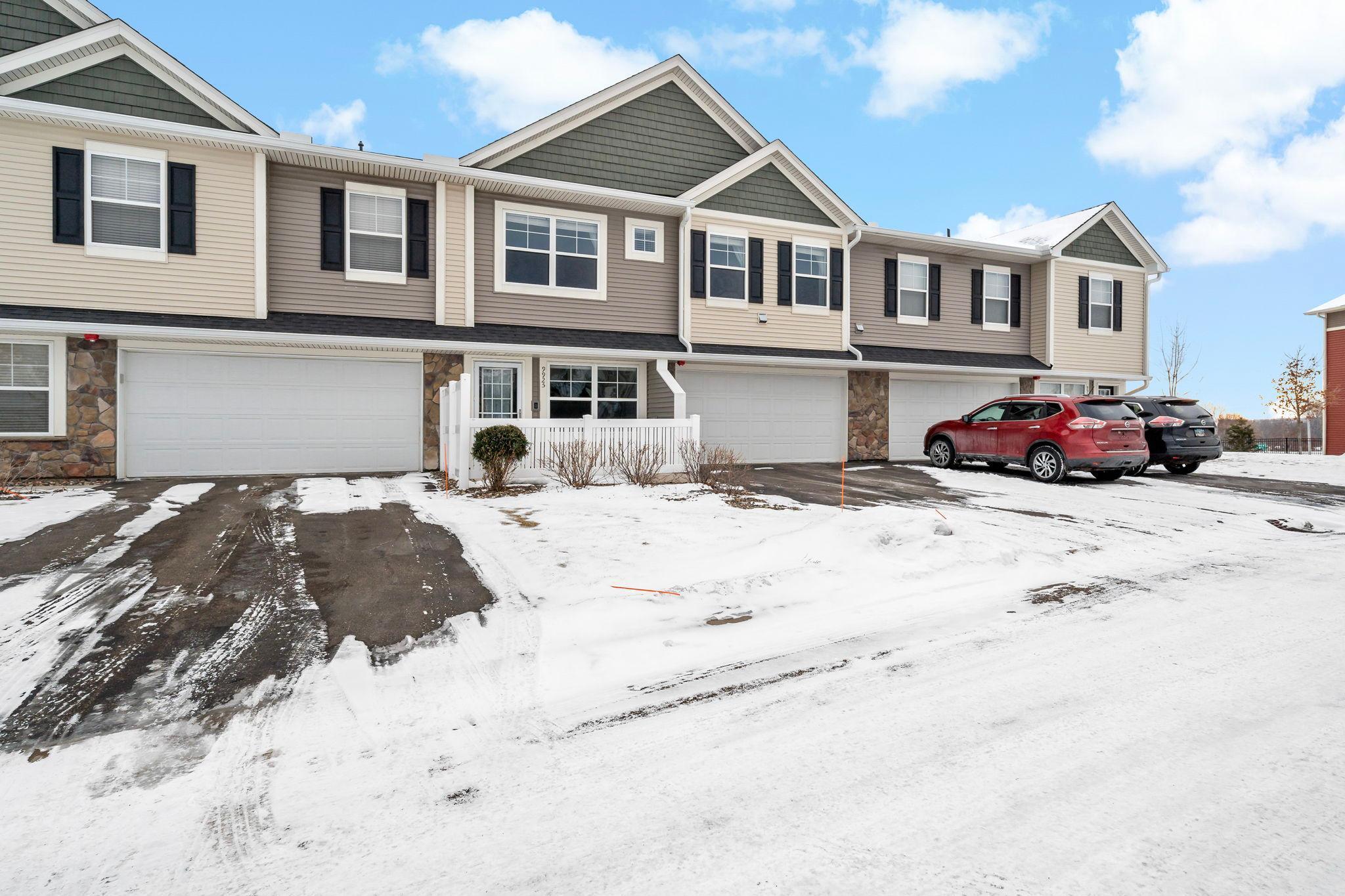 9925 5th Street Lane N