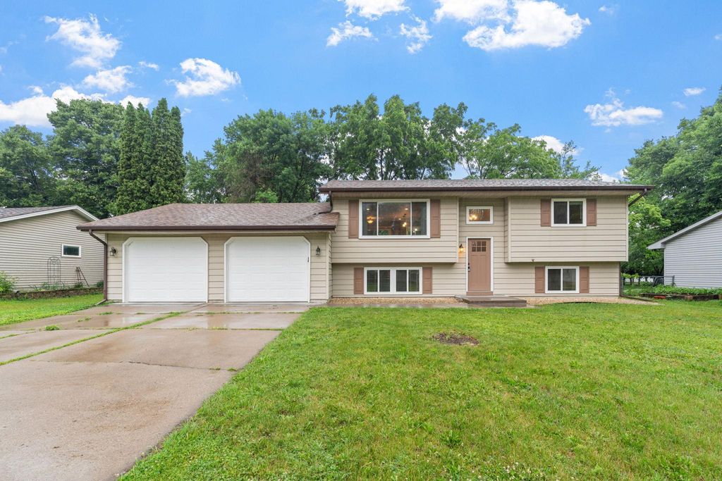 Photo of 11202 97th Place N, Maple Grove, MN 55369 (MLS # 7073684)