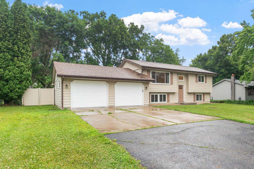 Photo of 11202 97th Place N, Maple Grove, MN 55369 (MLS # 7073684)