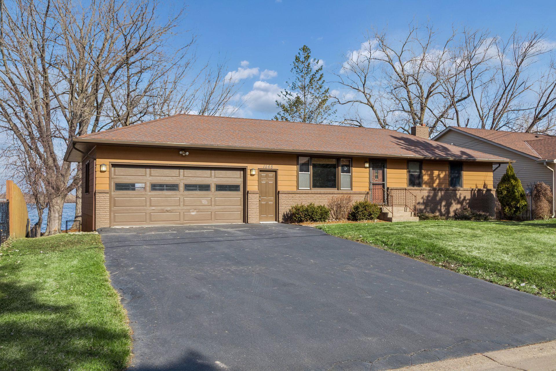 1545 Peltier Lake Drive