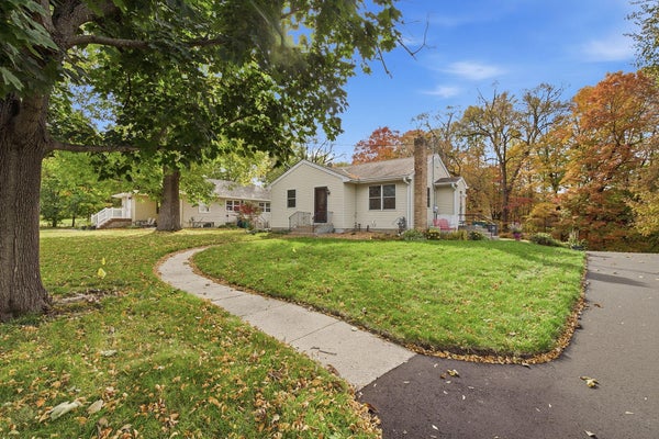 5530 WEDGEWOOD DR, EXCELSIOR, MN 55331 - Image d66c8ec9f42e97f2c96e28068dbe8256/2514005639